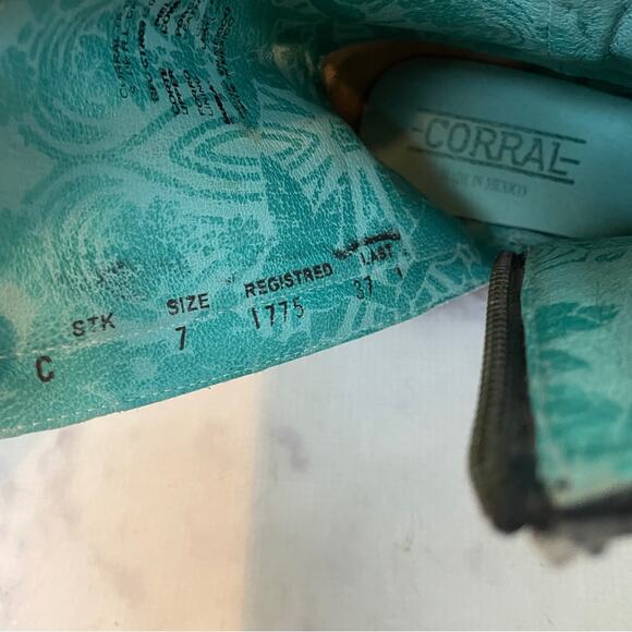 Corral Studded Western Leather Boots Distressed Short Cowboy Booties Sz 7 - Picture 8 of 9